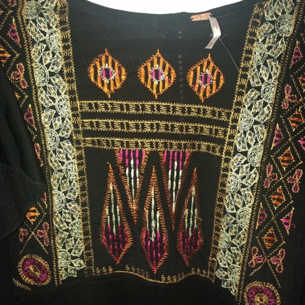 ✨ NWOT Free People Ruffled Boho Embroidered Top - Picture 6 of 7